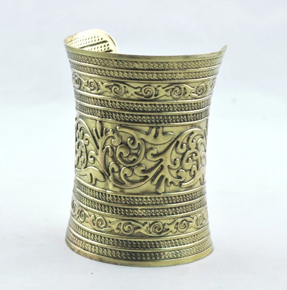 Vintage Alloy Wide Cuff Bracel - огляд і ціна Men Accessories India