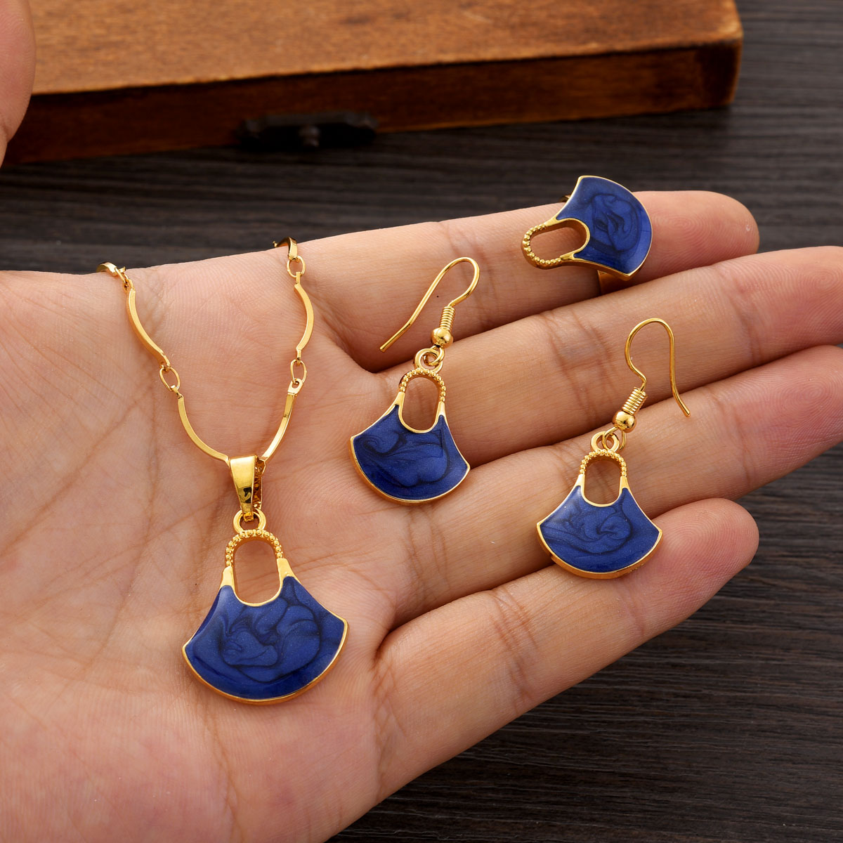 Fashion PNG Gold Color Jewelry - огляд і ціна Men Accessories India